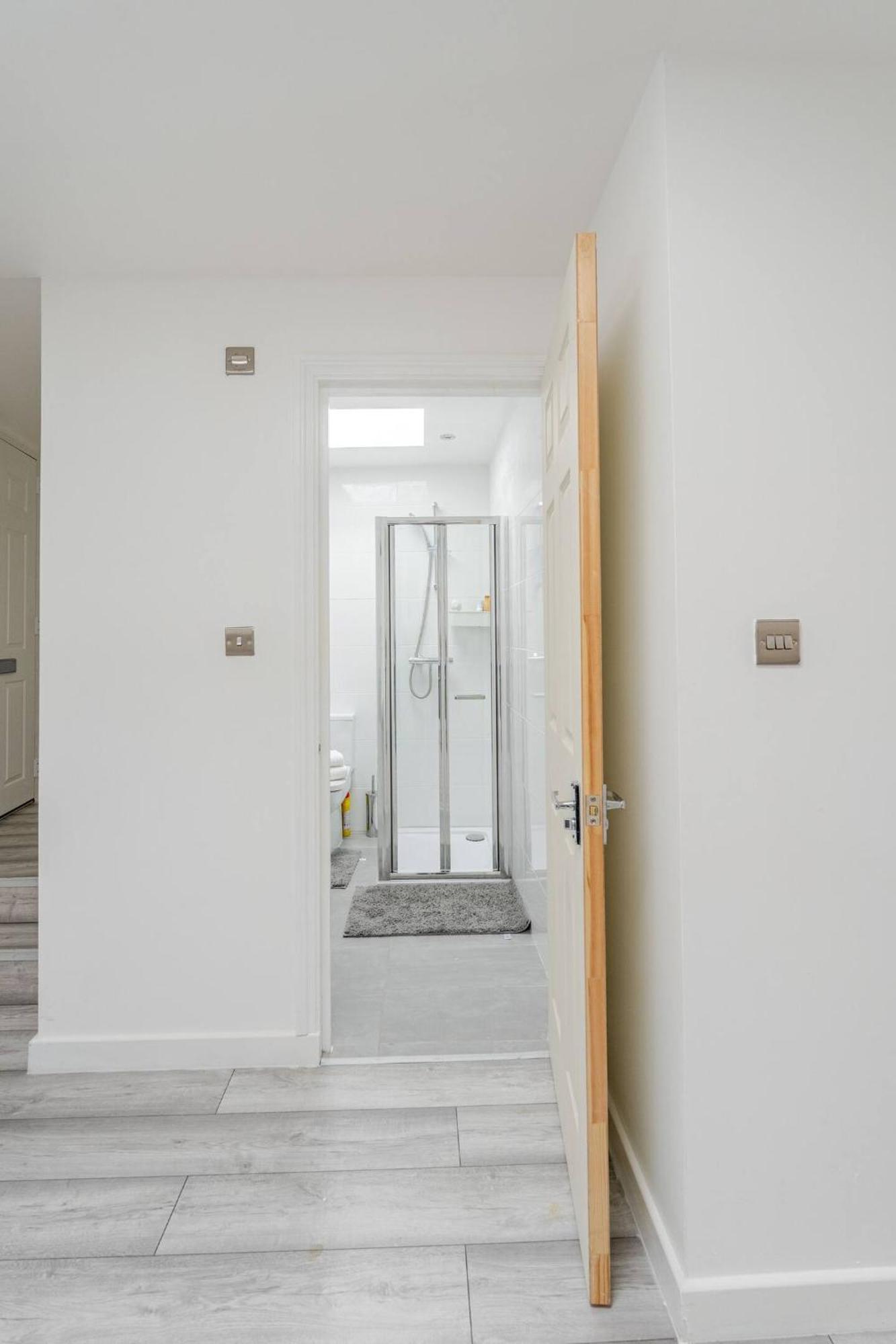 Beautiful Flat Near Central London - Entire Flat - Equipped Kitchen - Private Bathroom Exterior photo